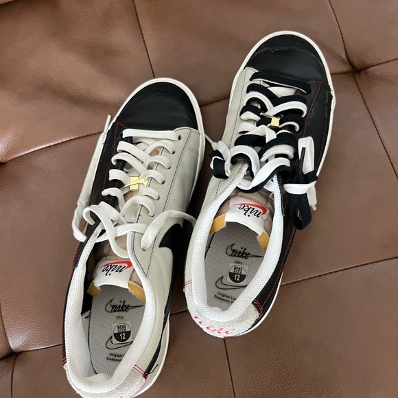 Nike shoes - Picture 3 of 7